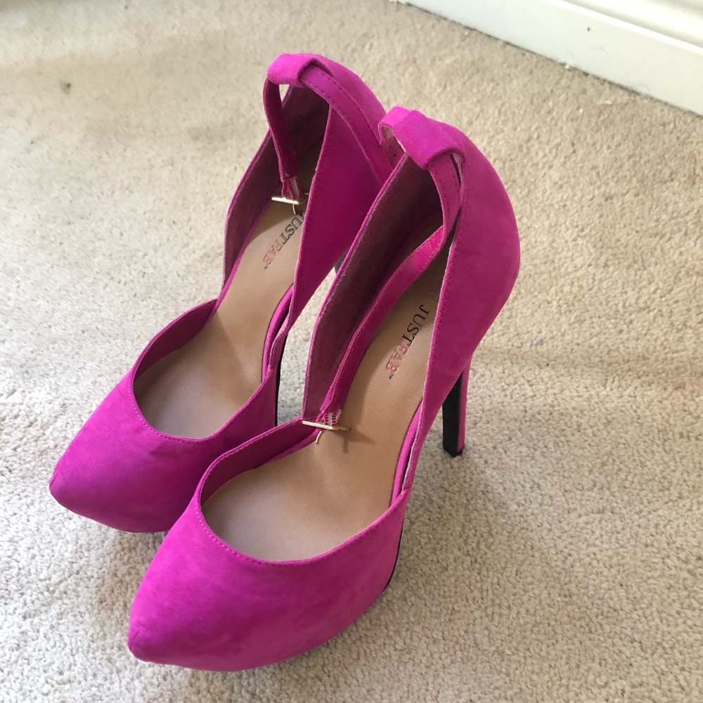 Beautiful pink suede JustFab Shoes!